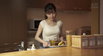 PRED-189哥哥的肉棒不太行準備懷孕的嫂子深田詠美在排卵期來找我借精子受孕一晚上被榨好幾次