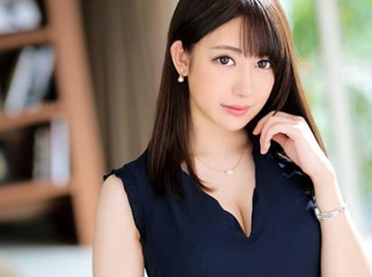 luxu-1237 很靦腆的醫科美女小心翼翼的舔肉棒