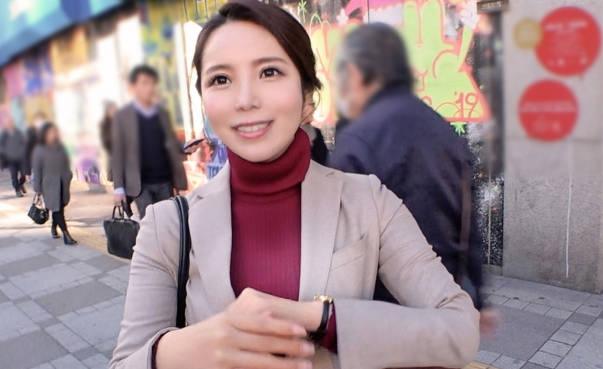 gana-2223 就算很久沒見男朋友也不寂寞的美女